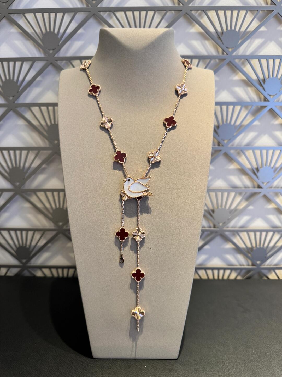 [Elowen jewels ]CLOVER 20 MOTIVE LASER KARNELIAN HALSKETTE