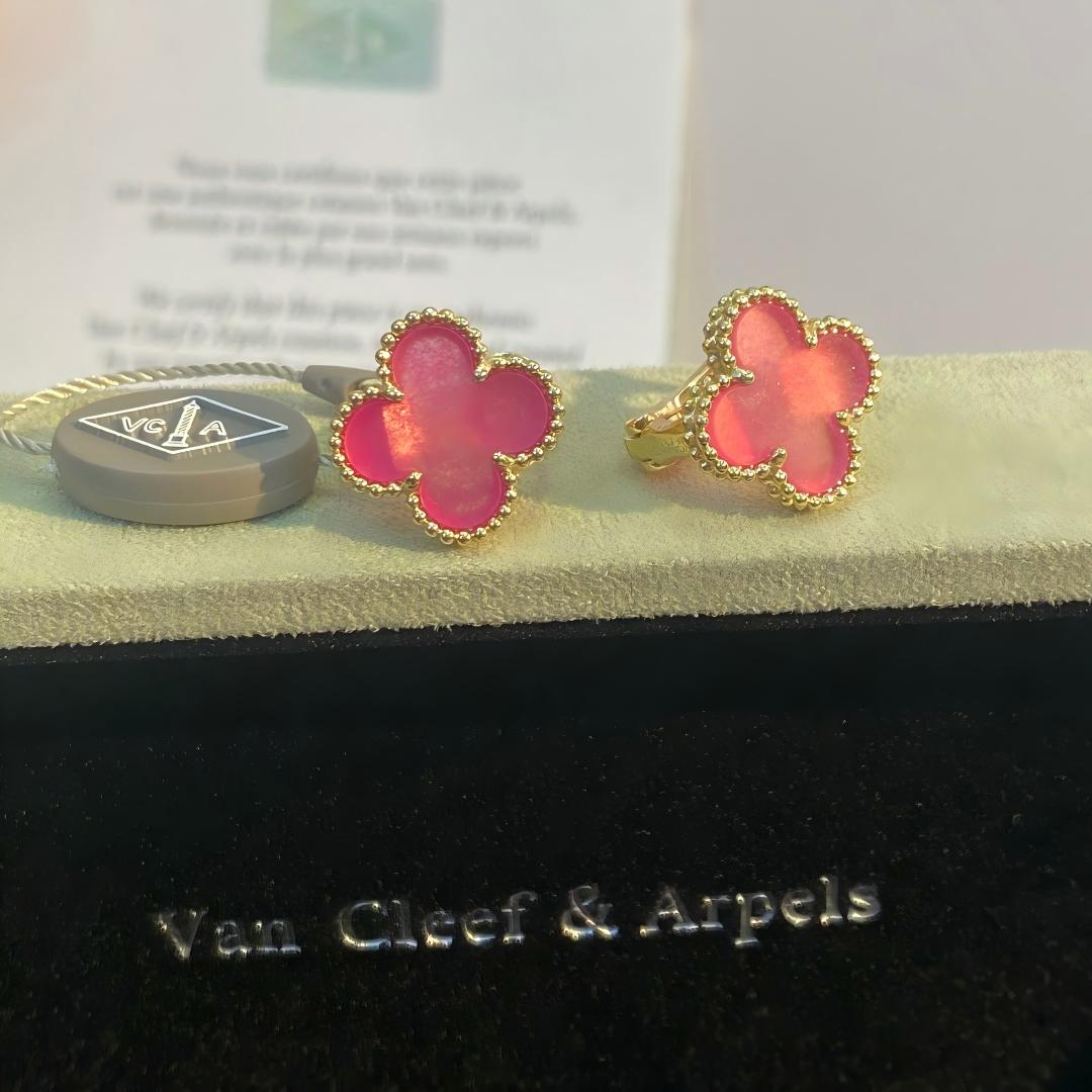 [Elowen]NEW CLOVER 15MM PINK ENAMEL STUD EARRINGS