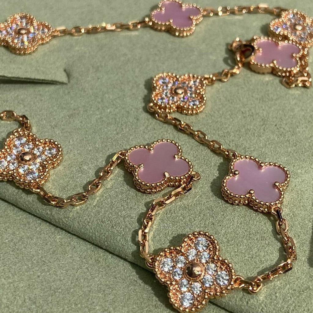 [Elowen jewels ]CLOVER 10-MOTIV-DIAMANT-HALSKETTE MIT ROSA PERLMUTT