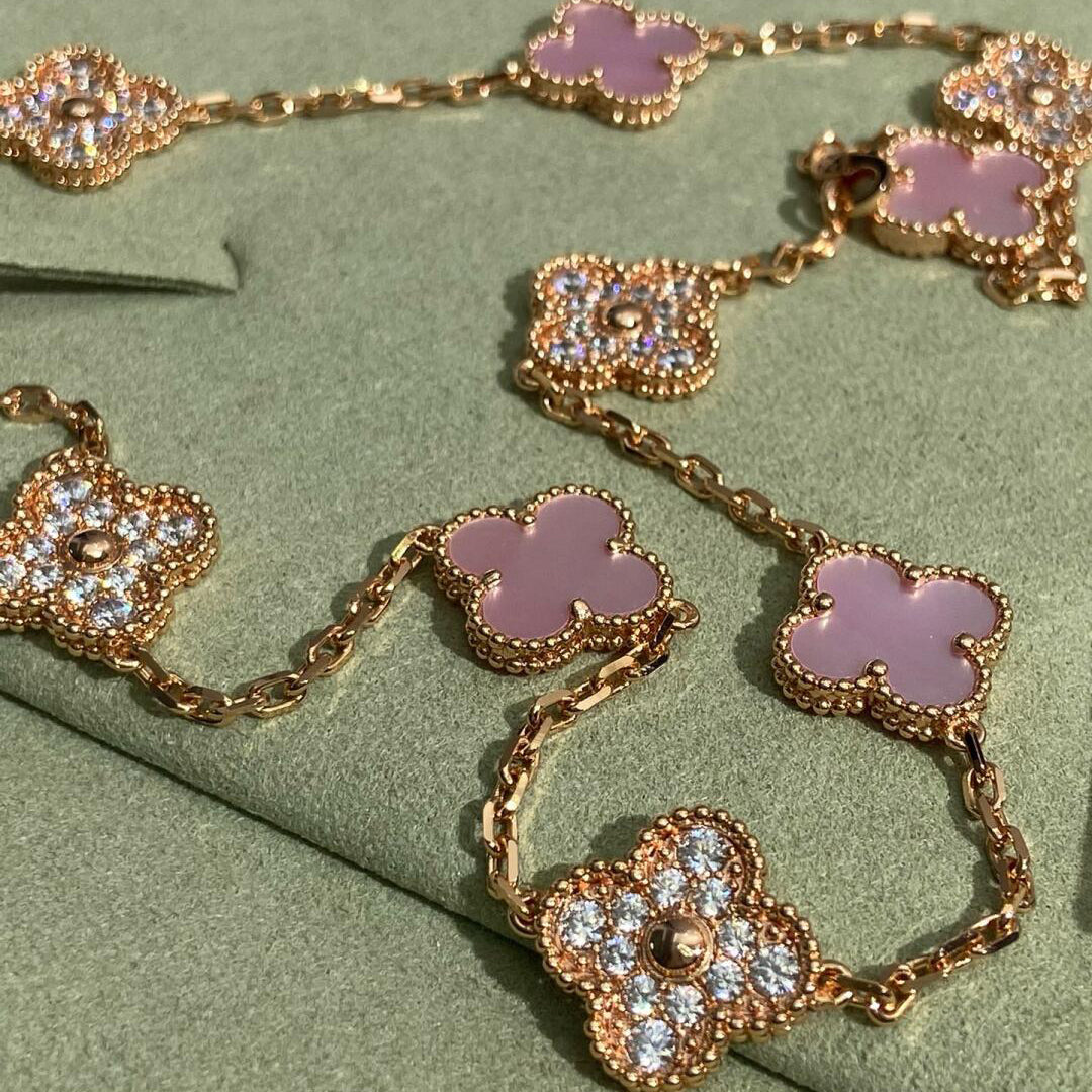 [Elowen jewels ]CLOVER 10-MOTIV-DIAMANT-HALSKETTE MIT ROSA PERLMUTT
