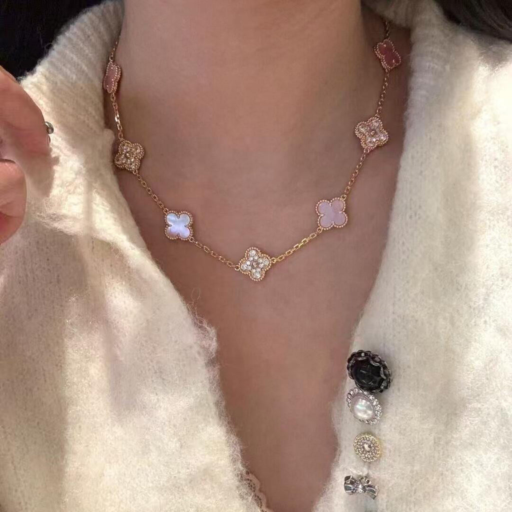 [Elowen jewels ]CLOVER 10-MOTIV-DIAMANT-HALSKETTE MIT ROSA PERLMUTT