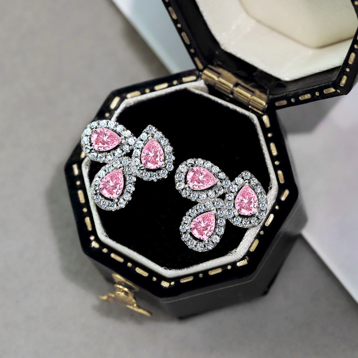 [Elowen Jewels ]Ornate Flower Shape Pear Cut Lover Earrings