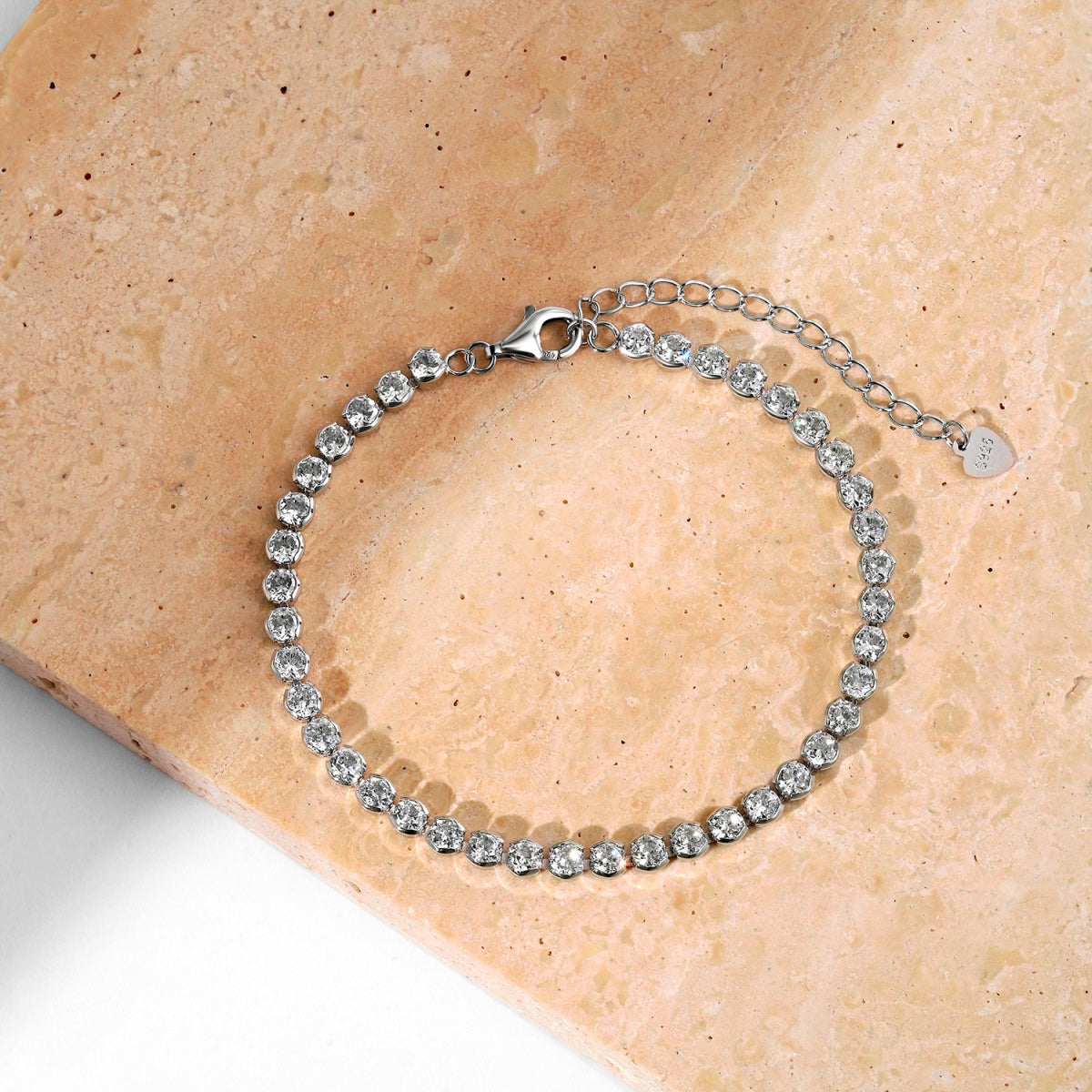 [Elowen Jewels]Ornate  Sparkling Round Cut Daily Bracelet