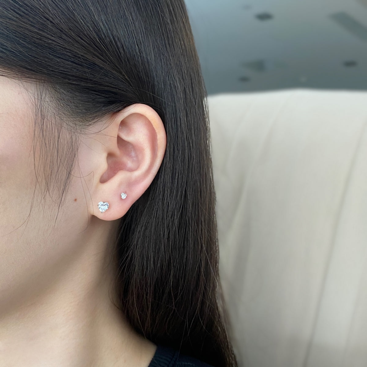 [Elowen Jewels ]Sparkling Heart Shaped Simple Earrings