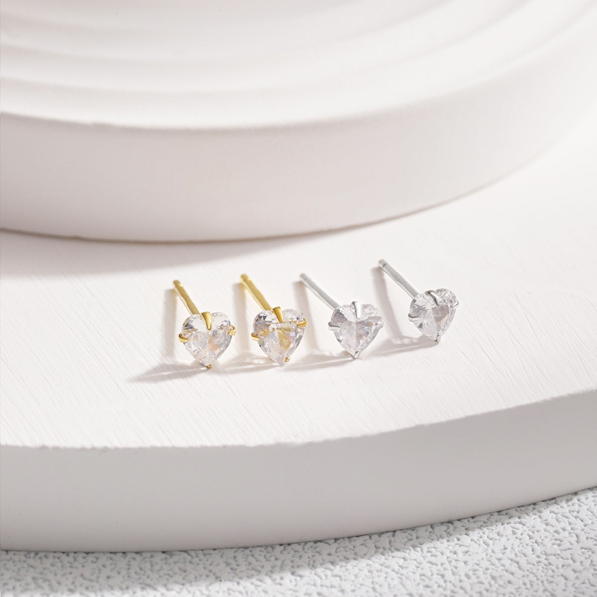 [Elowen Jewels ]Sparkling Heart Shaped Simple Earrings