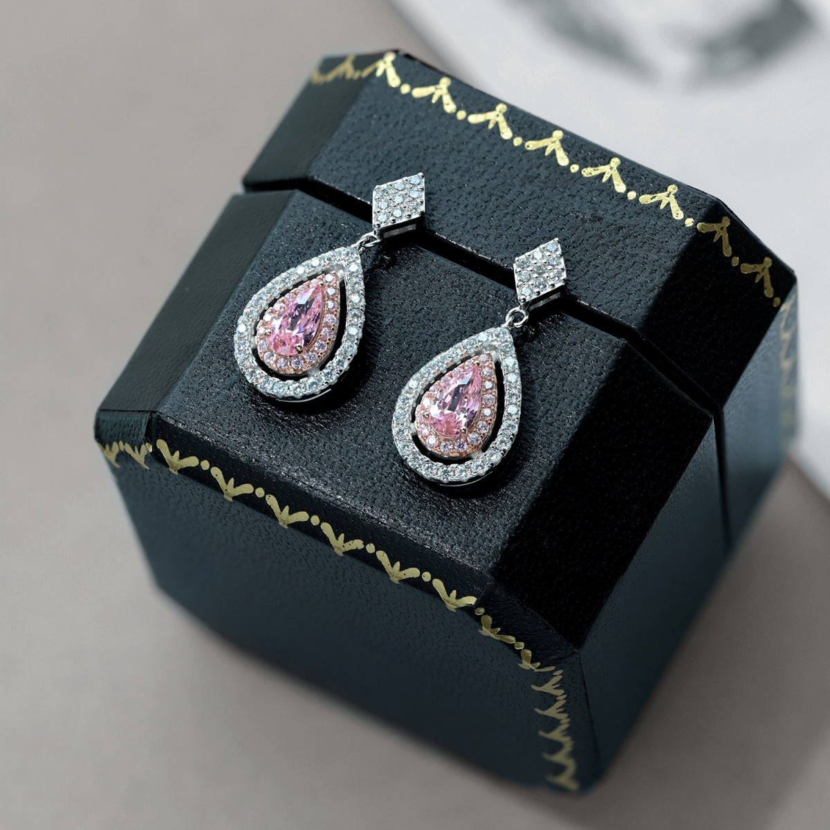 [Elowen Jewels ]Ornate Delicate Water Drop Shape Banquet Earrings