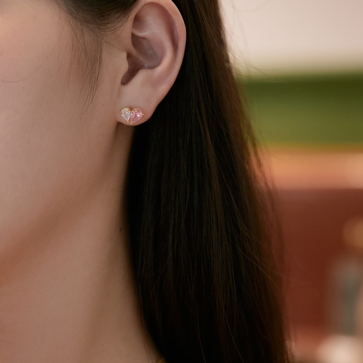 [Elowen Jewels ]Dazzling Elegant Heart Cut Lover Earrings