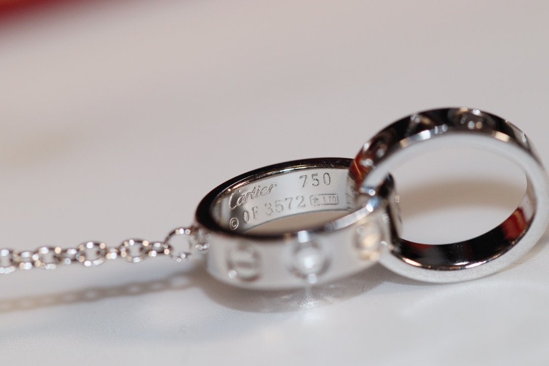 {
  "Elowen jewels": "Elowen jewels",
  "LOVE NECKLACE PINK GOLD AND SILVER": "LOVEネックレス ピンクゴールド＆シルバー"
}