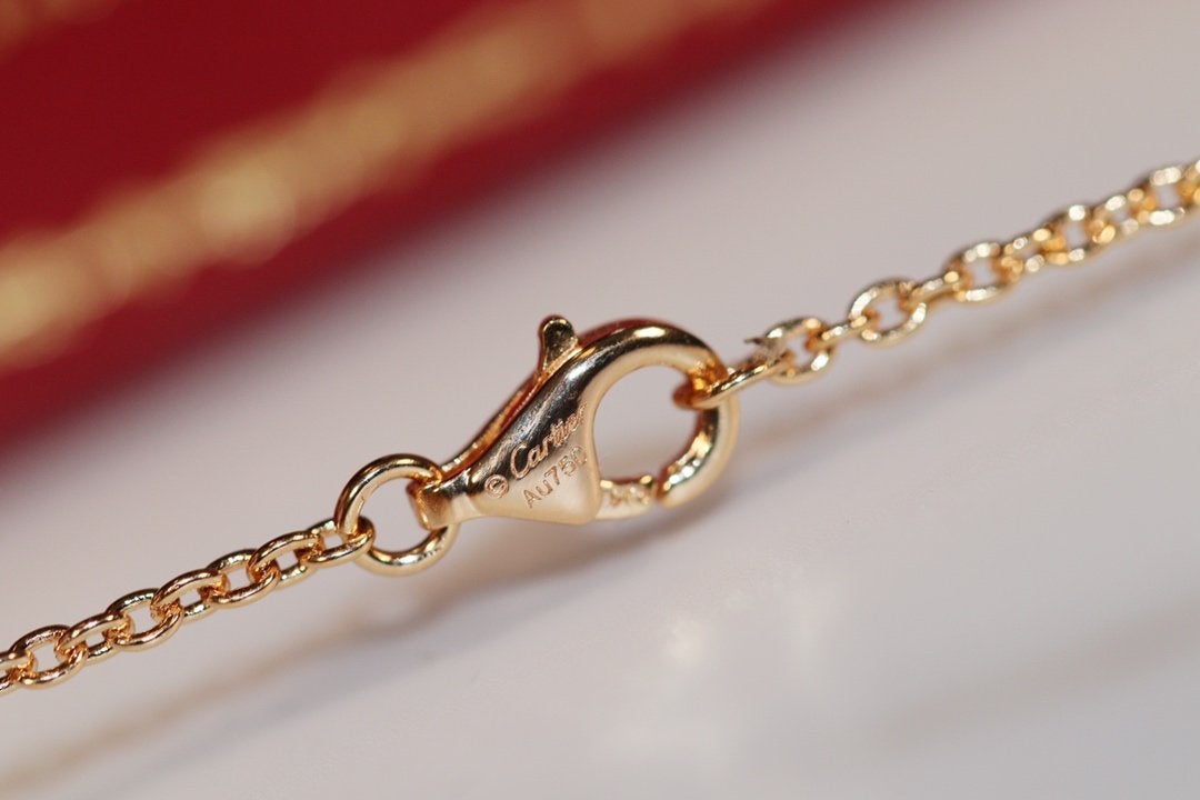 {
  "Elowen jewels": "Elowen jewels",
  "LOVE NECKLACE PINK GOLD AND SILVER": "LOVEネックレス ピンクゴールド＆シルバー"
}