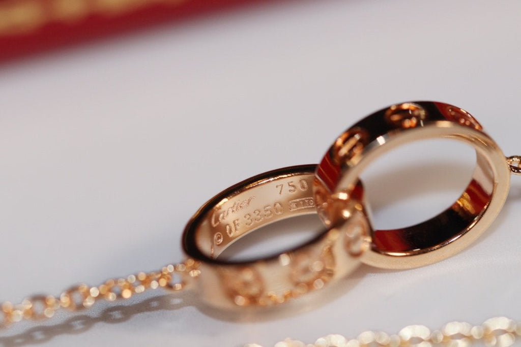 {
  "Elowen jewels": "Elowen jewels",
  "LOVE NECKLACE PINK GOLD AND SILVER": "LOVEネックレス ピンクゴールド＆シルバー"
}