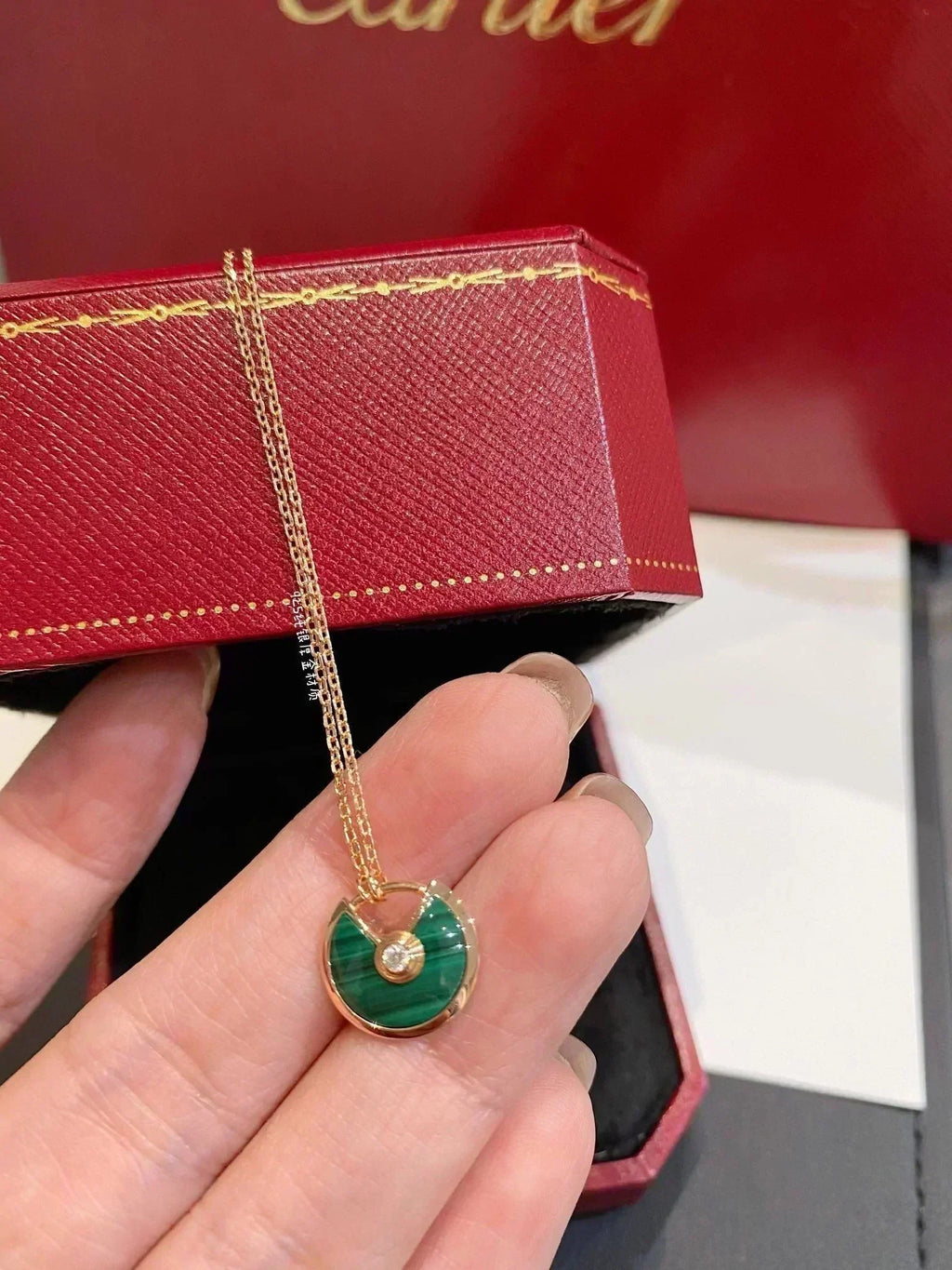[Elowen jewels ]AMULETTE HALSKETTE AUS ROSÉGOLD MIT MALACHIT