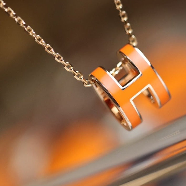 {
  "Elowen jewels": "エローウェン・ジュエルズ",
  "POP H PEDANT PINK GOLD": "ポップH ペンダント ピンクゴールド"
}