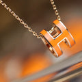 {
  "Elowen jewels": "エローウェン・ジュエルズ",
  "POP H PEDANT PINK GOLD": "ポップH ペンダント ピンクゴールド"
}