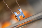 {
  "Elowen jewels": "エローウェン・ジュエルズ",
  "POP H PEDANT PINK GOLD": "ポップH ペンダント ピンクゴールド"
}