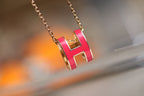{
  "Elowen jewels": "エローウェン・ジュエルズ",
  "POP H PEDANT PINK GOLD": "ポップH ペンダント ピンクゴールド"
}