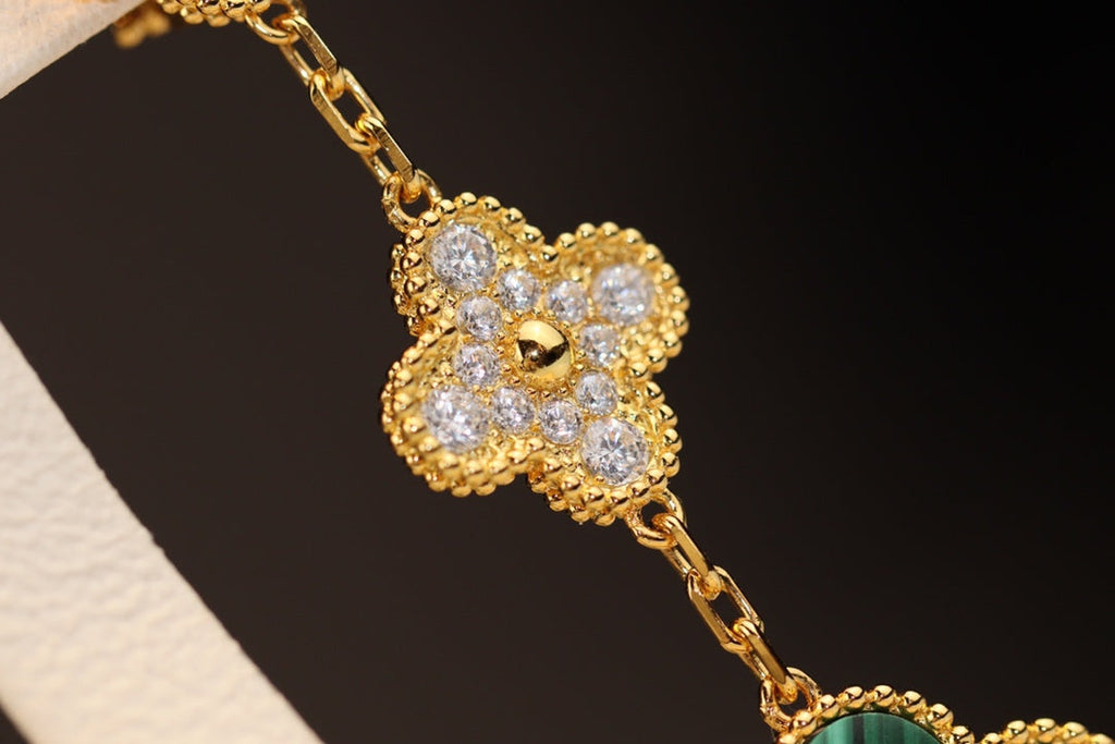 [Elowen Jewels] KLEEBLATT-OHRRINGE GOLD MALACHIT DIAMANT 3 MOTIVE
