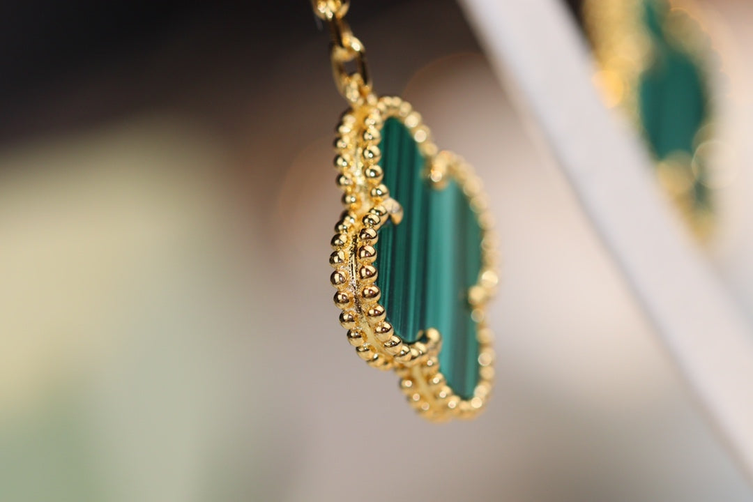 [Elowen Jewels] KLEEBLATT-OHRRINGE GOLD MALACHIT DIAMANT 3 MOTIVE