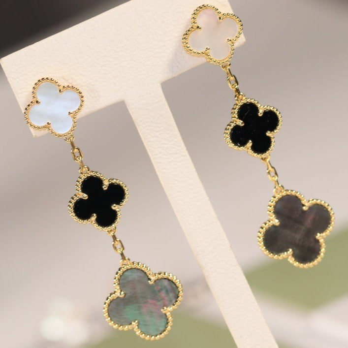 [Elowen jewels ]CLOVER EARRINGS GOLD ONYX MOP 3 MOTIF