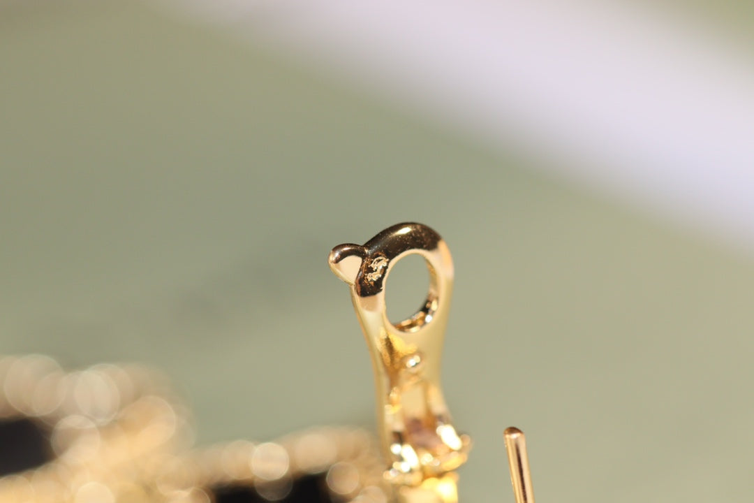 [Elowen jewels ]CLOVER EARRINGS GOLD ONYX MOP 3 MOTIF