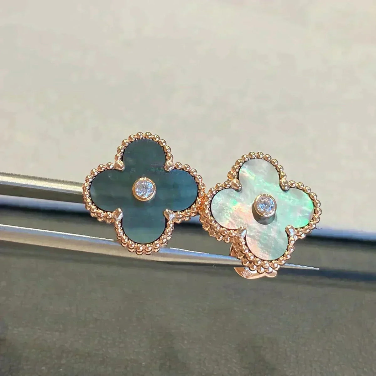 [Elowen jewels ]CLOVER MEDIUM 1 MOTIFS GRAY MOP  DIAMOND EARRINGS