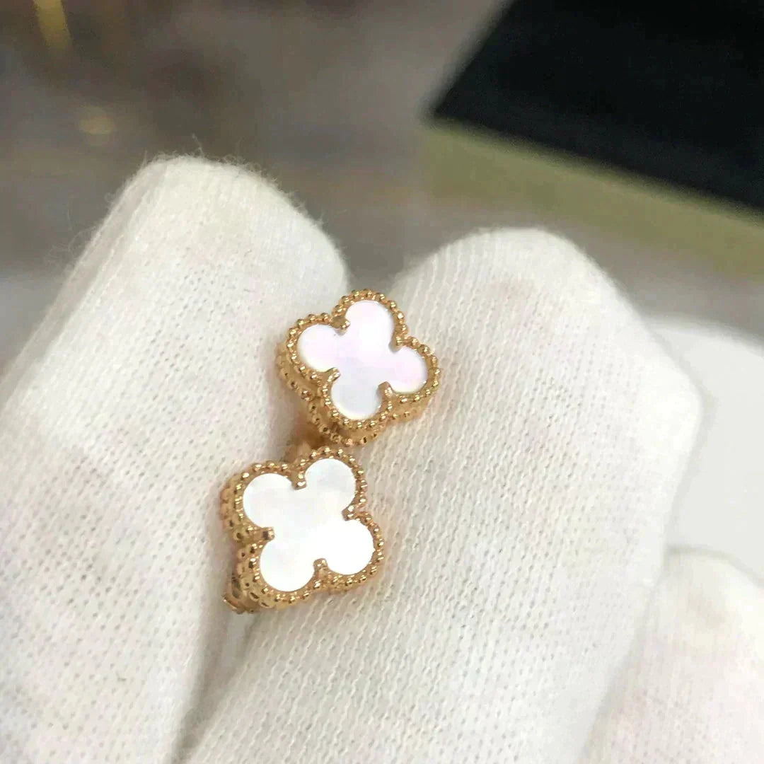 [Elowen jewels ]CLOVER MINI 9.5MM WHITE MOP EARRINGS
