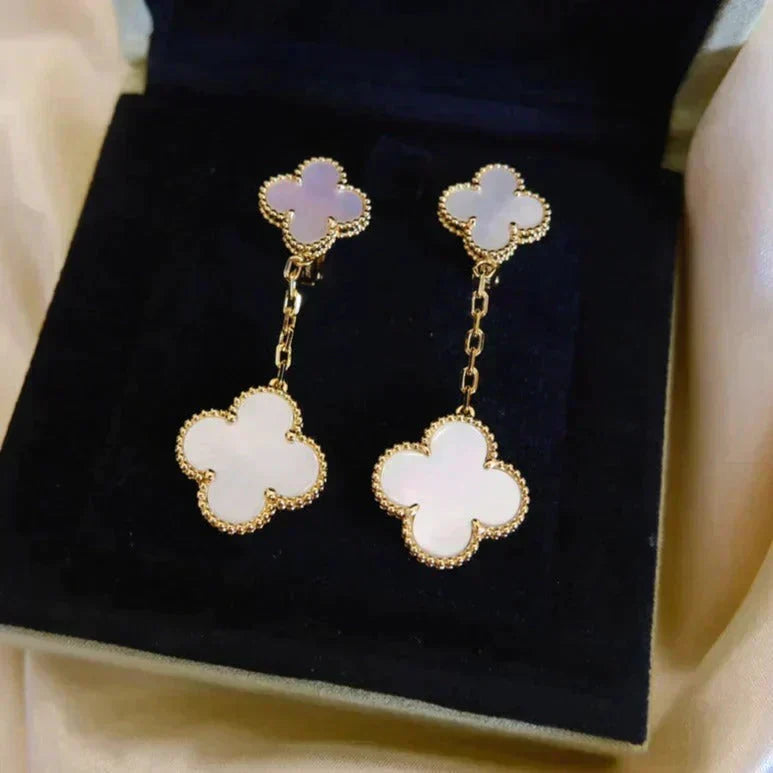 [Elowen jewels ]CLOVER 2 MOTIV OHRRINGE WEISSES PERLMUTT