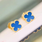 [Elowen jewels ]CLOVER MINI 9,5 MM OHRRINGE MIT BLAUEM ACHAT