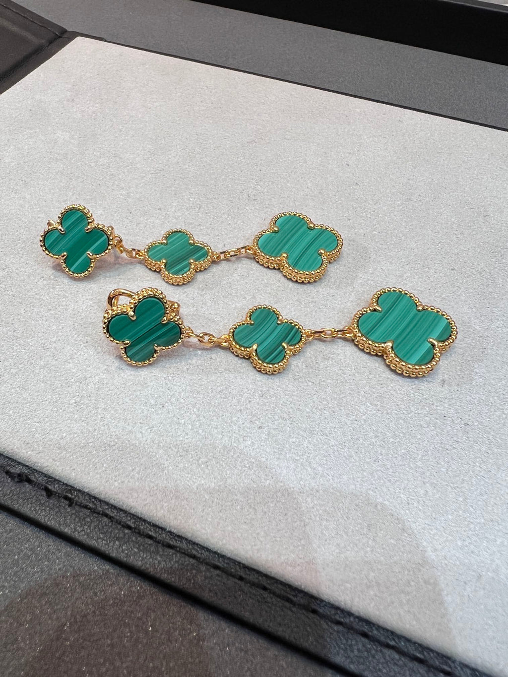 [Elowen jewels ]KLEEBLATT MALACHIT 3 MOTIVE GOLD