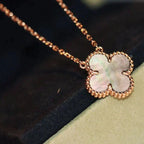 {
  "Elowen jewels ": "Elowen jewels ",
  "CLOVER 15MM  GRAY MOTHER OF PEARL NECKLACE": "クローバー 15MM グレーマザーオブパール ネックレス"
}