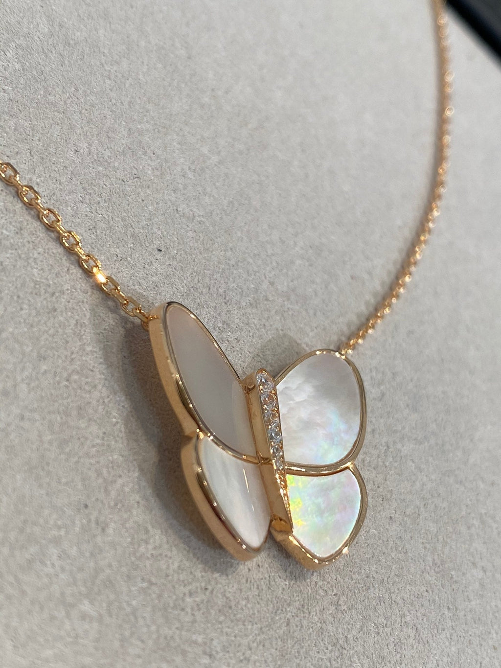 [Elowen jewels ]バタフライ ゴールド MOP ダイヤモンド ネックレス