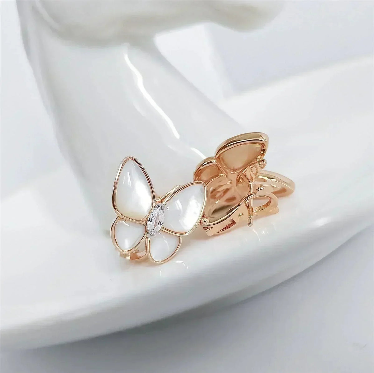 [Elowen jewels ]SCHMETTERLINGS-OHRRINGE AUS PERLMUTT UND DIAMANTEN