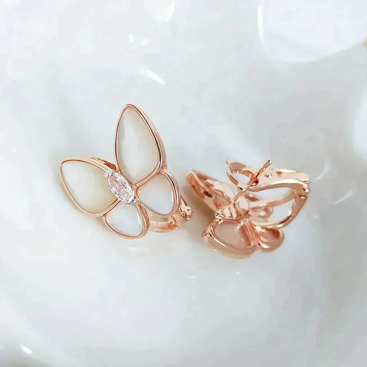 [Elowen jewels ]SCHMETTERLINGS-OHRRINGE AUS PERLMUTT UND DIAMANTEN