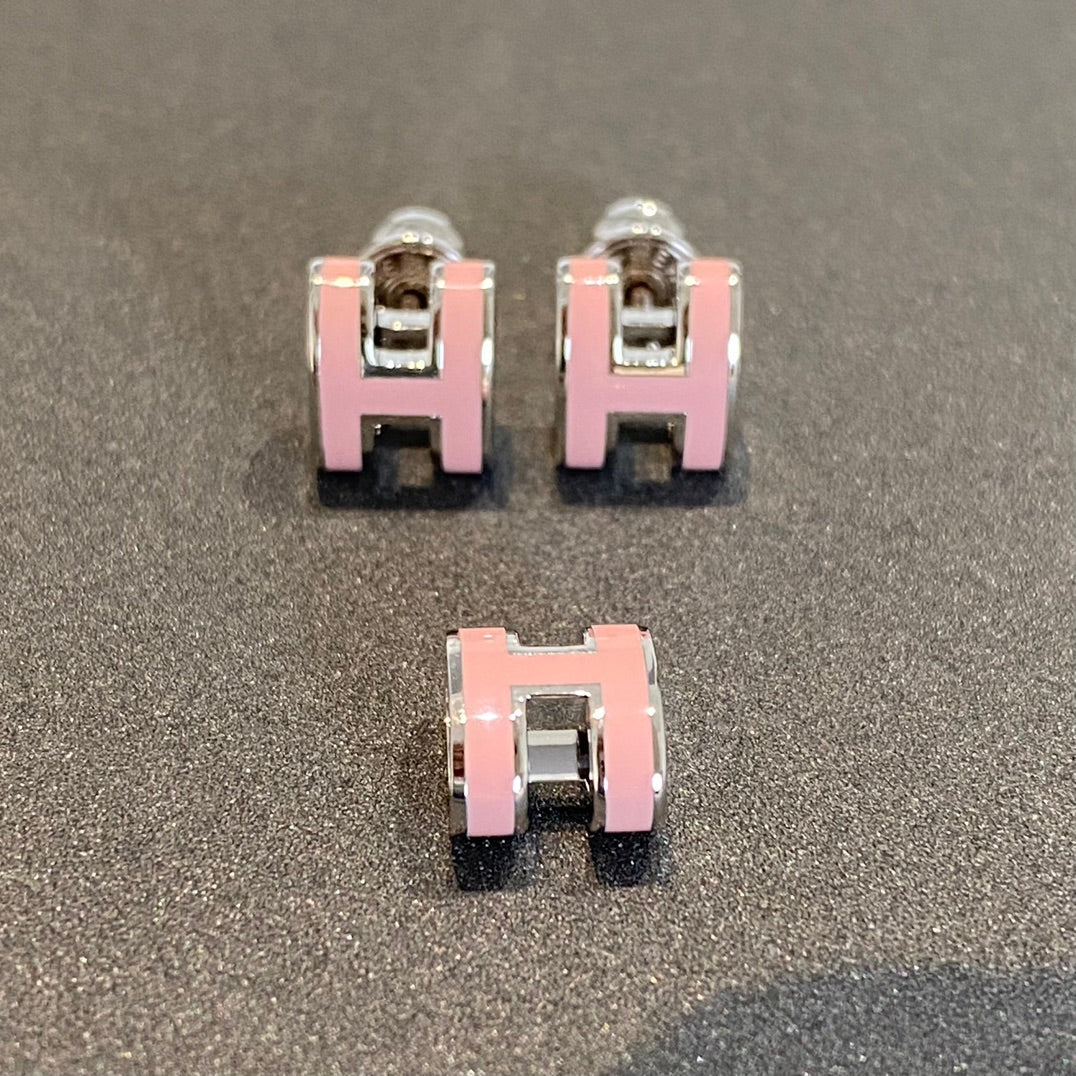 {"Elowen jewels": "エロウェン・ジュエルズ", "MINI POP H SILVER EARRINGS PINK": "ミニ ポップH シルバーピアス ピンク"}