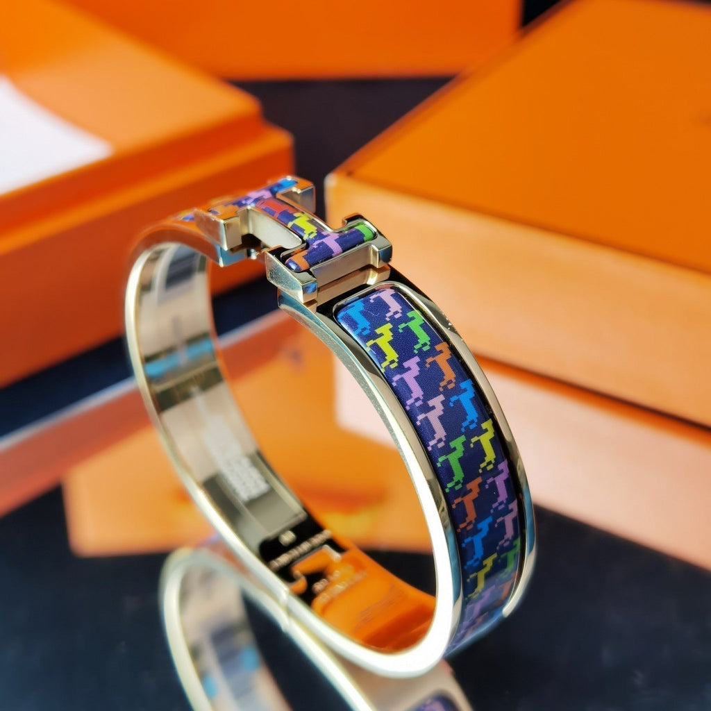 {
  "Elowen jewels": "Elowen jewels",
  "H HORSE BRACELET 12MM": "H ホースブレスレット 12MM"
}