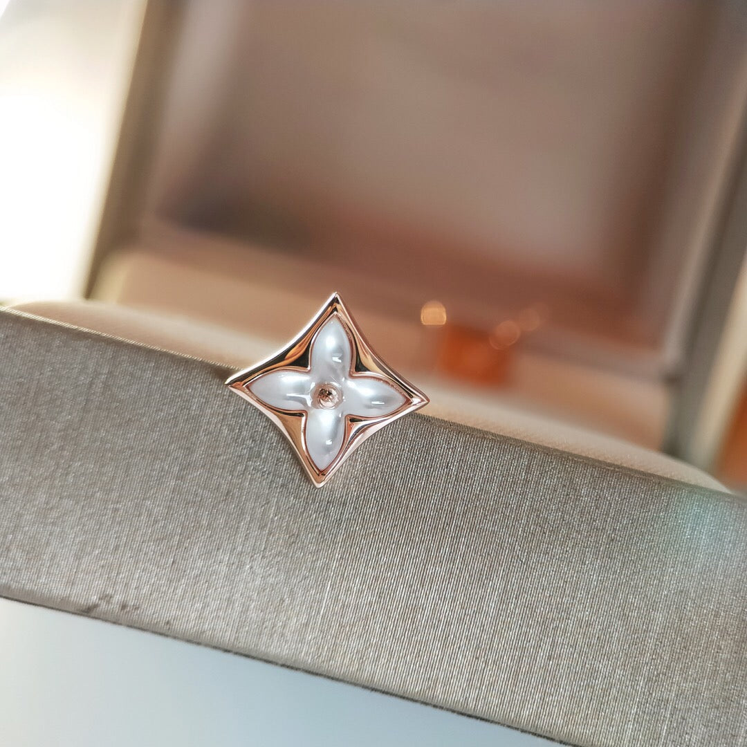 [Elowen jewels ]STERN PERLMUTT ROSÉGOLD OHRRINGE