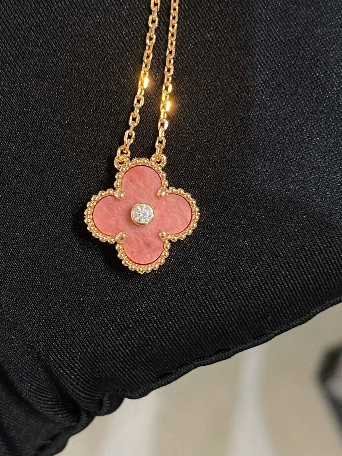 [Elowen jewels ]CLOVER 15MM DIAMOND RHODONIT-HALSKETTE