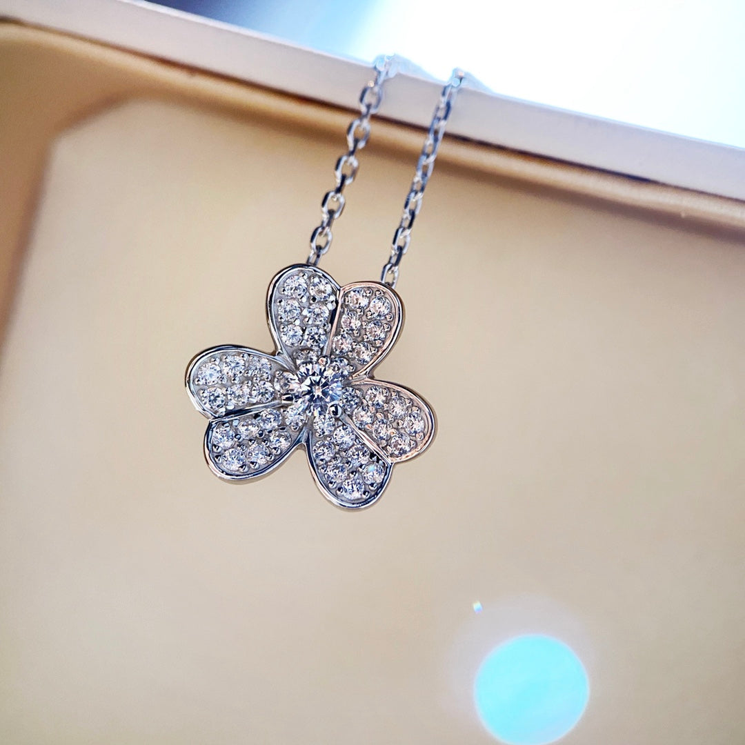 [Elowen jewels ]CLOVER DIAMOND NECKLACE SILVER