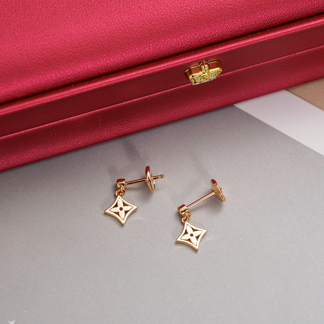 [Elowen jewels ]STAR EARRINGS GOLD