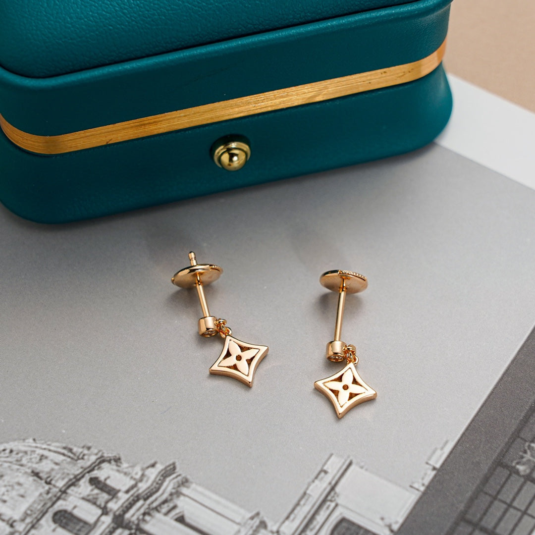 [Elowen jewels ]STAR EARRINGS GOLD