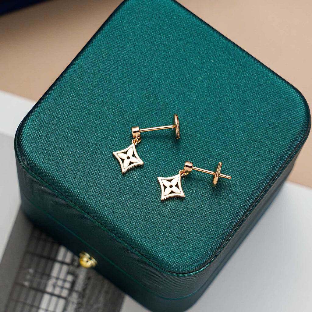 [Elowen jewels ]スターピアス ゴールド