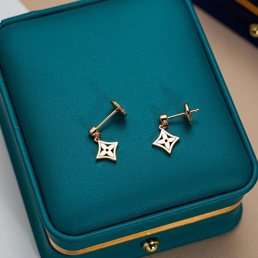 [Elowen jewels ]スターピアス ゴールド