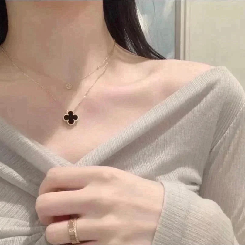 [Elowen jewels ]CLOVER 15MM BLACK ONYX SINGLE FLOWER NECKLACE