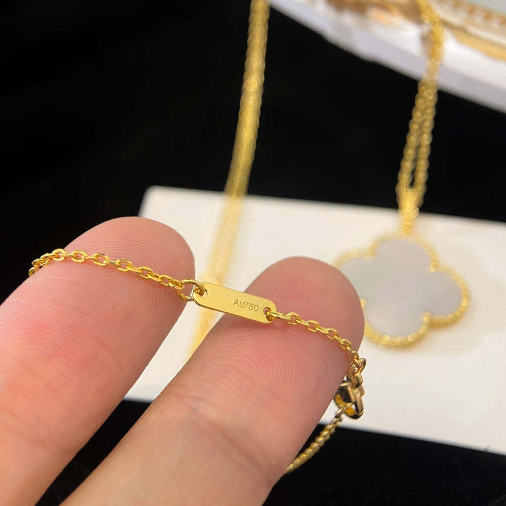 [Elowen jewels ]CLOVER 25MM MOP LARGE PENDANT NECKLACE
