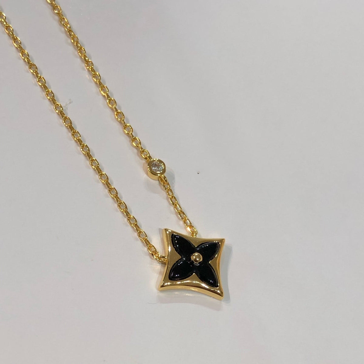 [Elowen jewels ]STAR BLACK MOP NECKLACE