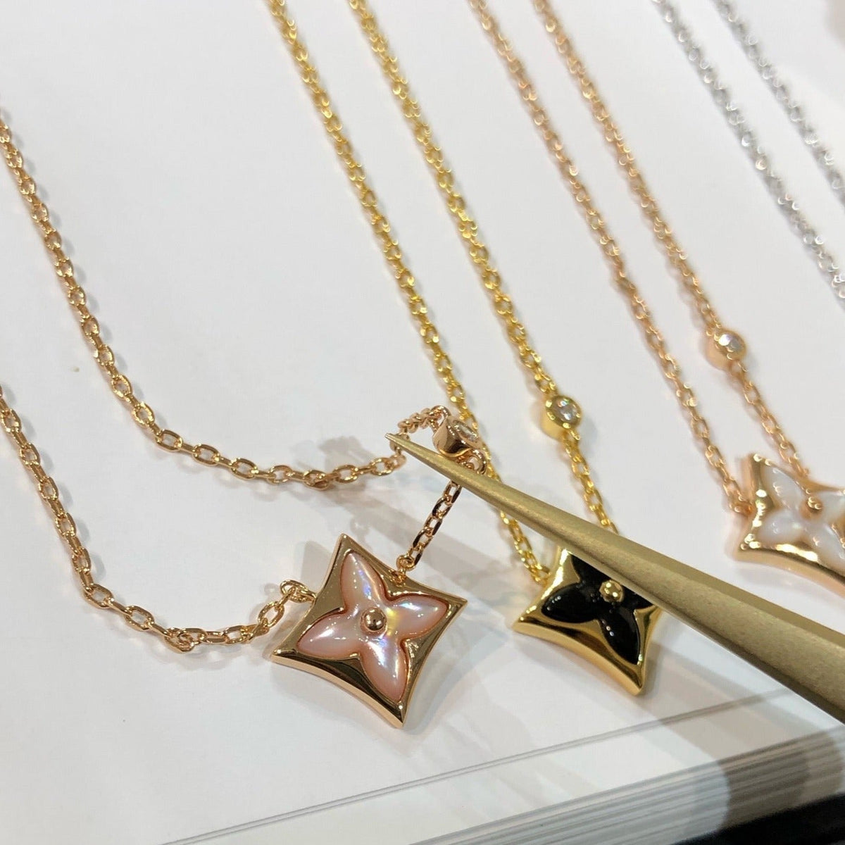 [Elowen jewels ]STAR BLACK MOP NECKLACE