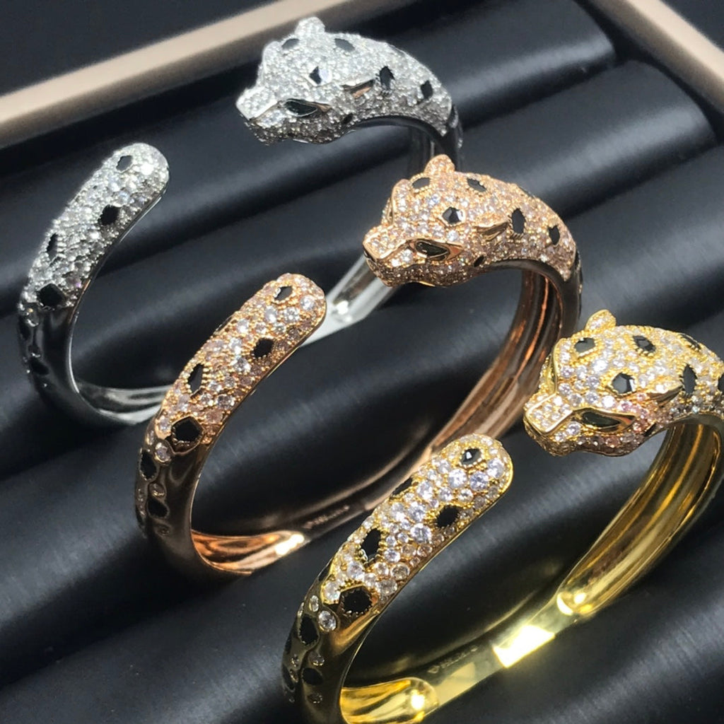{
  "Elowen jewels": "Elowen jewels",
  "PANTHERE BIG BRACELET DIAMONDS": "パンテール ビッグブレスレット ダイヤモンド"
}