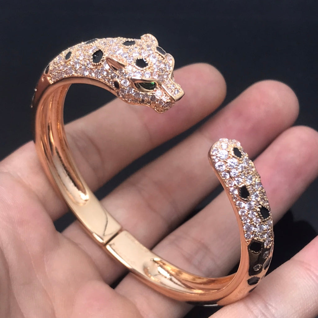 {
  "Elowen jewels": "Elowen jewels",
  "PANTHERE BIG BRACELET DIAMONDS": "パンテール ビッグブレスレット ダイヤモンド"
}