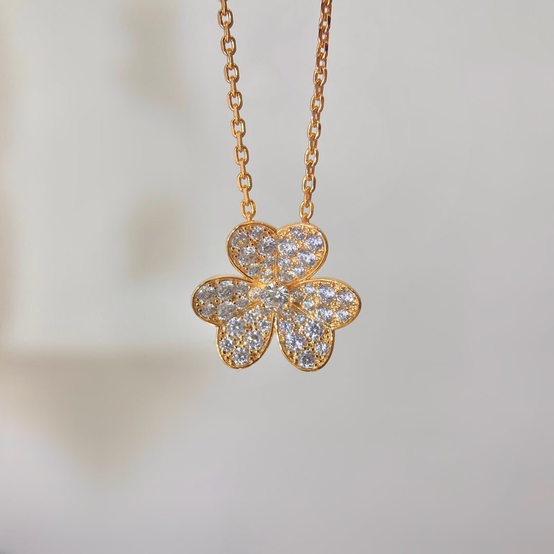 [Elowen jewels ]FLOWER DIAMOND NECKLACE