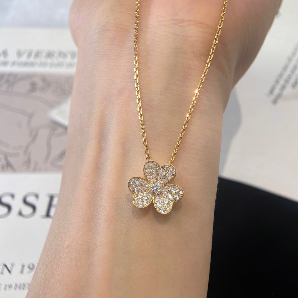 [Elowen jewels ]FLOWER DIAMOND NECKLACE