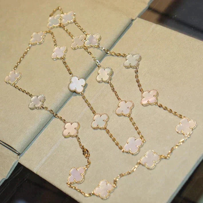 [Elowen jewels ]CLOVER 20 MOTIFS WHITE MOP NECKLACE